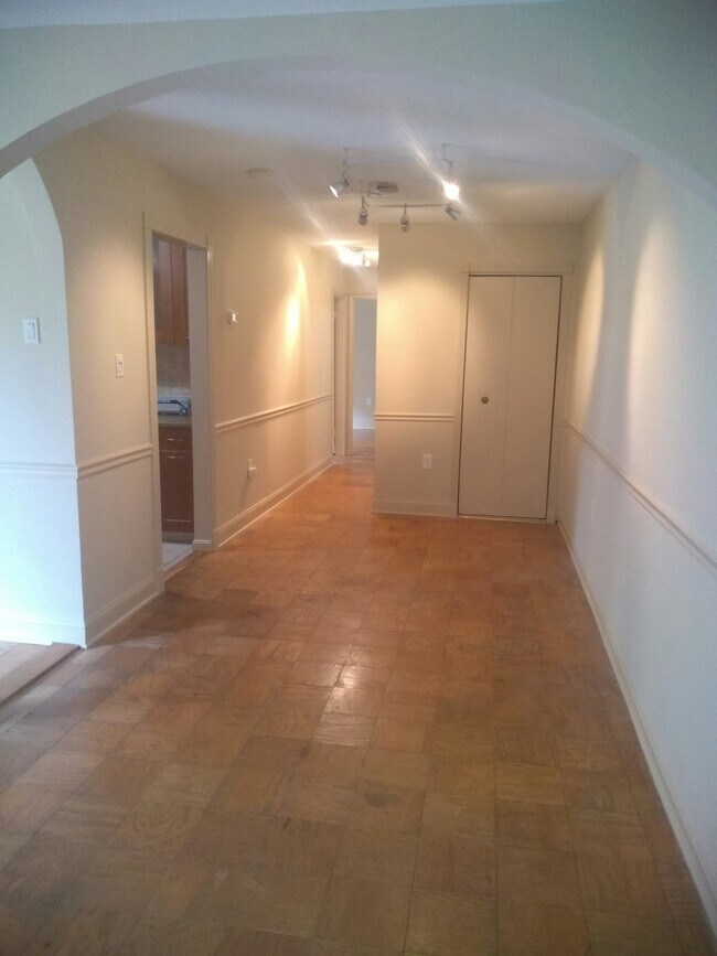 Foto del edificio - 5913 Mayflower Court, Unit T3