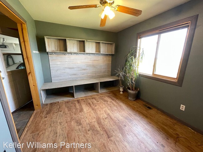 Building Photo - 5 br, 4 bath House - 6950 Hodgen Rd