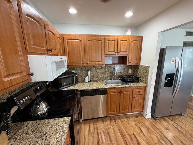 Building Photo - 335 Tuscany Ln