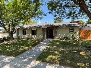 Building Photo - 2322 E Mugo St