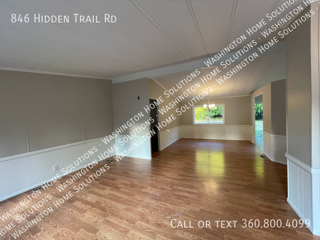 Foto del edificio - 846 Hidden Trail Rd