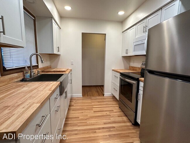 Building Photo - 3 br, 2 bath House - 12820 SW Glenhaven St...