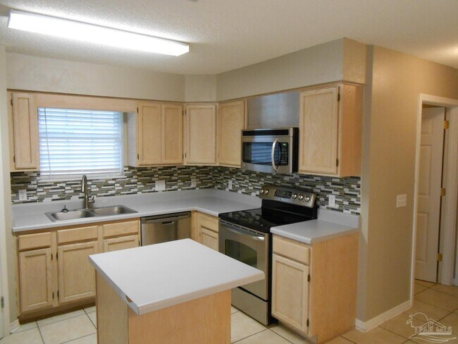 Foto del edificio - 1921 Merlin Rd