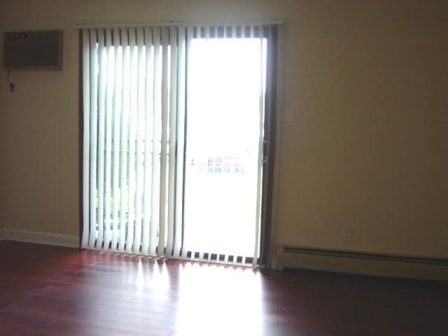 Building Photo - 1518 E Longview Dr