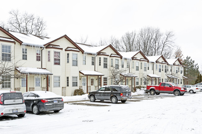 Building Photo - Forest View Townhomes and Apartments
