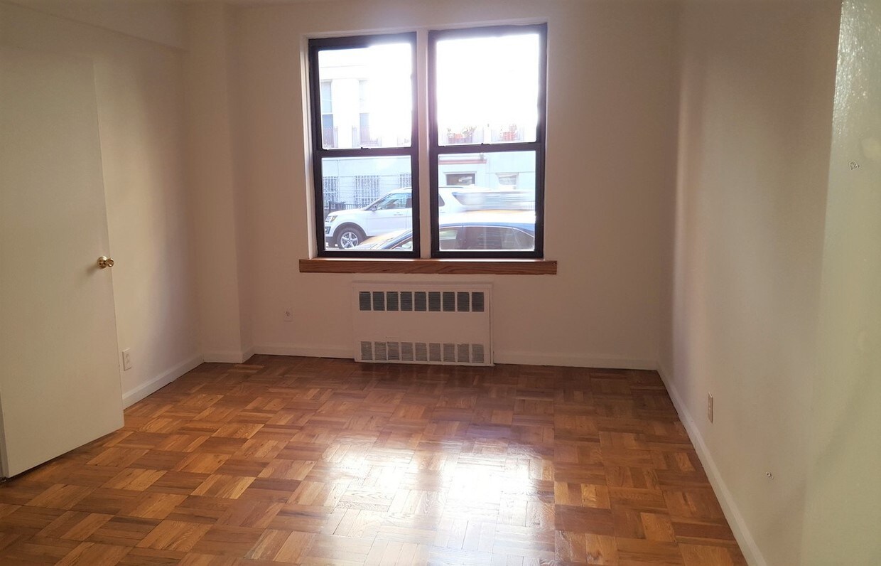 Primary Photo - 337 W 56th St