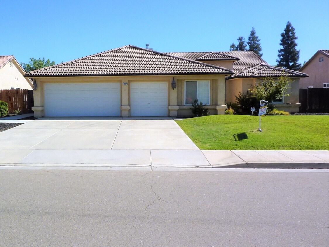 1337 Sarah, Selma, CA 93662 House Rental in Selma, CA