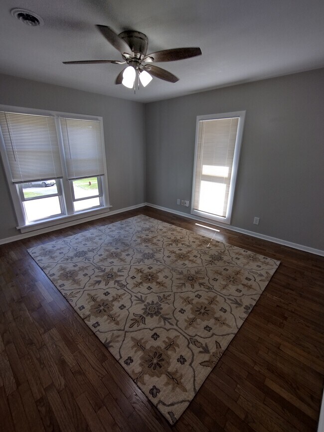 Living room - 37 Gates St