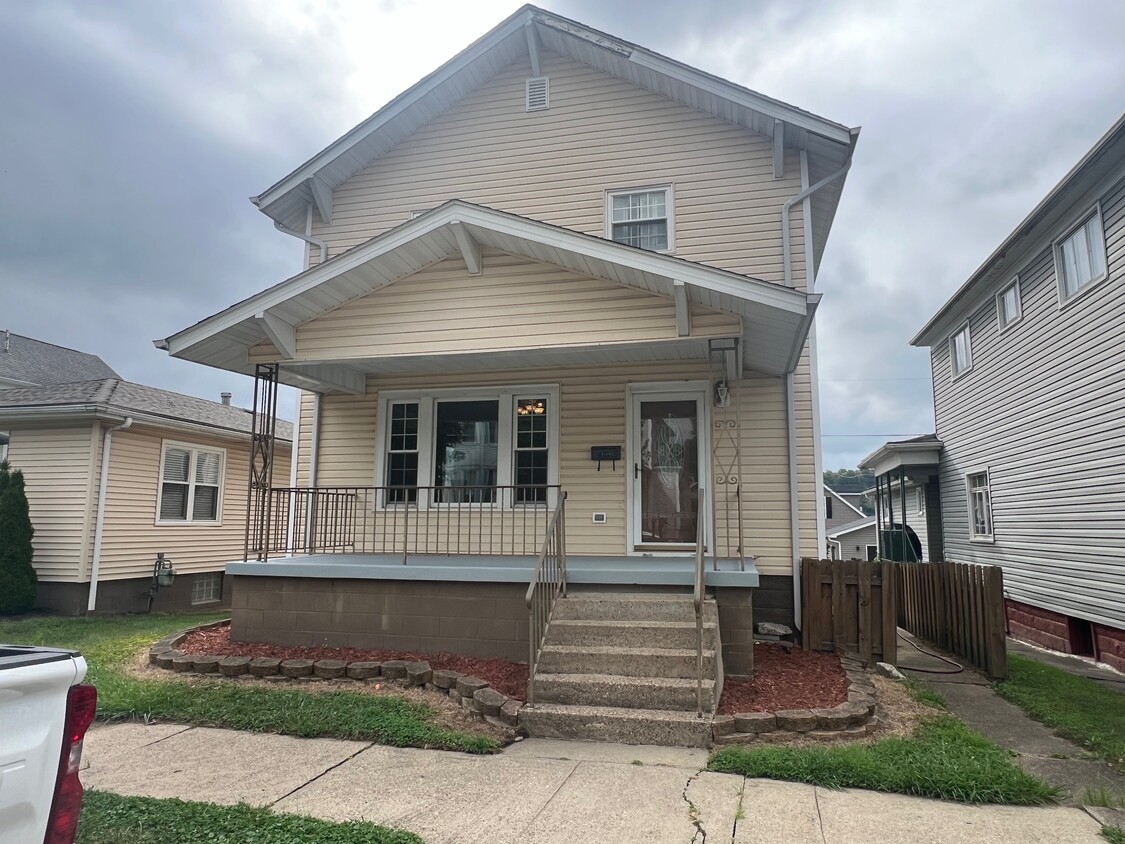 Primary Photo - 3840 Olive St