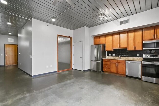 Foto del edificio - 620 Glen Iris Dr NE