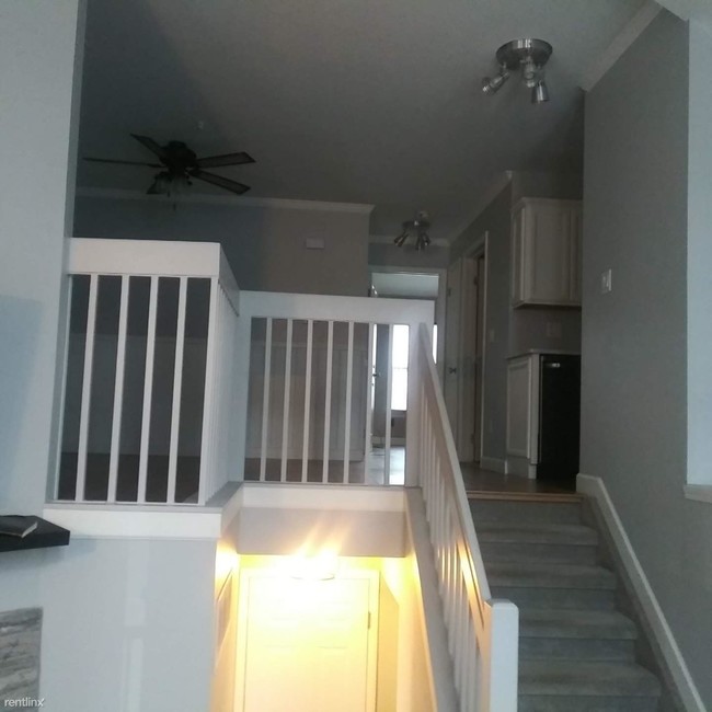 Foto del edificio - 2817 Biddle Ave