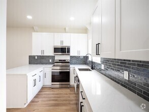 Building Photo - 210 Mockingbird Ln W