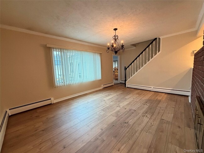 Building Photo - 12 Elves Ln