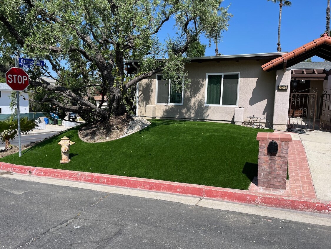 Foto principal - 23749 Sandalwood St
