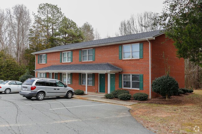 Knox Village Apartments Lincolnton, NC
