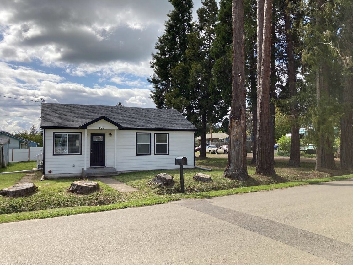 Primary Photo - 3 br, 2 bath House - 323 Branton St