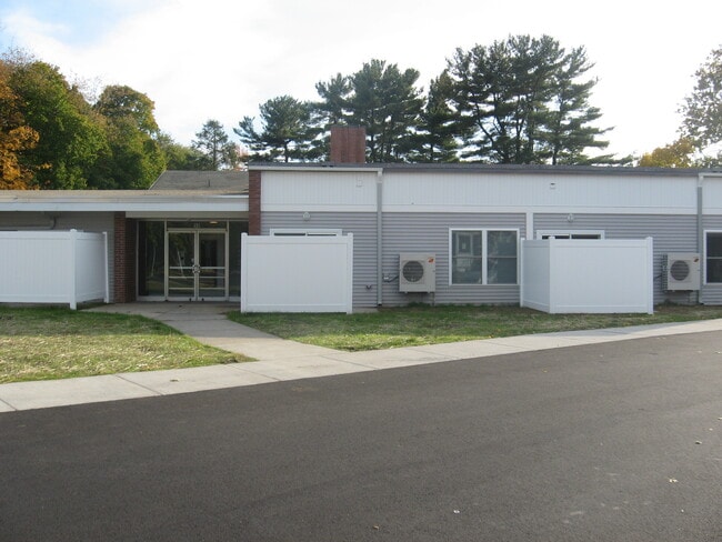 Building Photo - 90 Alden Ave