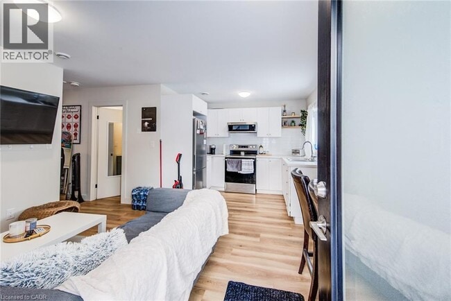 Building Photo - 10 Weaver St