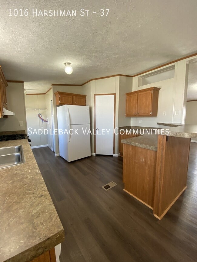 Building Photo - 1016 Harshman St