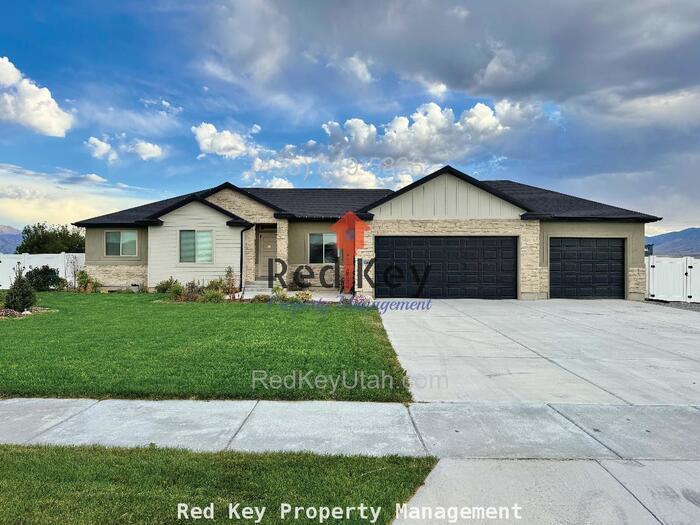 Primary Photo - Morning Dew Circle Single Family Home