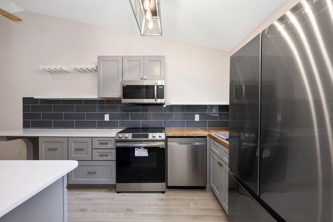 Foto del edificio - 5214 Stacy St