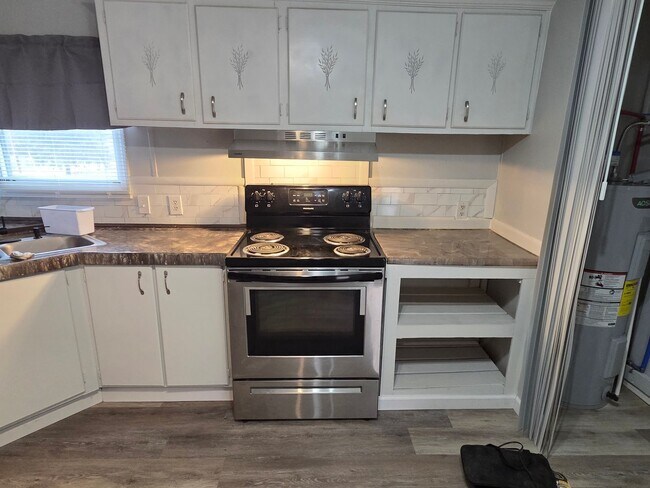 Foto del edificio - 2 bedroom 1 bathroom mobile home for rent