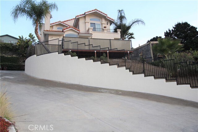 Primary Photo - 112 Avenida Verde