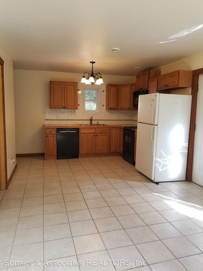Building Photo - 261 Skyridge Dr