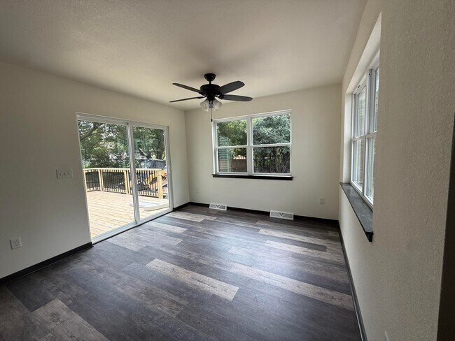 Building Photo - 2308 Finch Ct