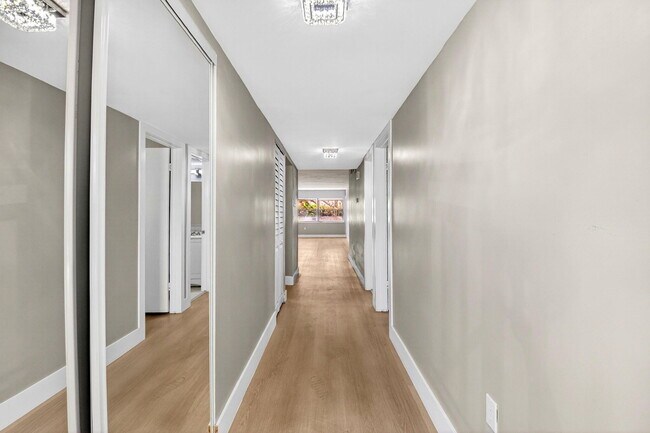 Foto del edificio - 2018 SW 29th Ct