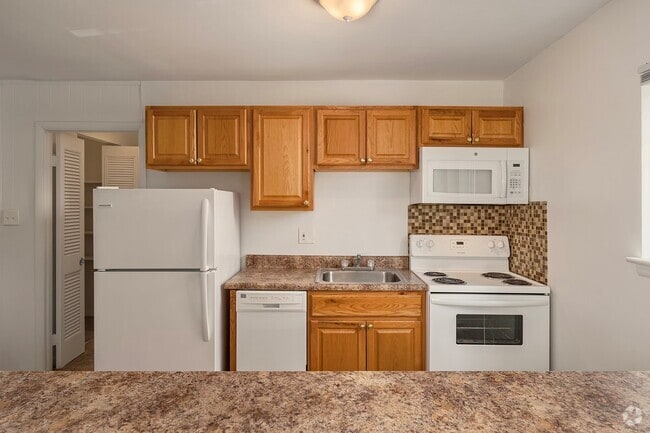 Spacious Breakfast Bar - Haverford Apartments