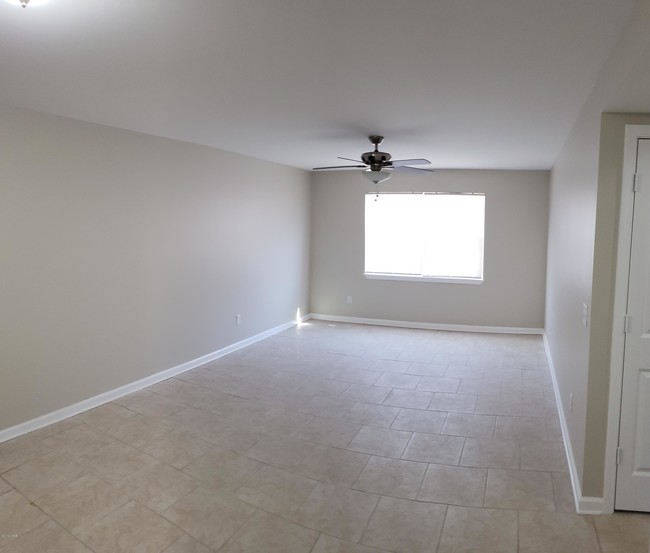 Foto del edificio - 5820 Hickory St