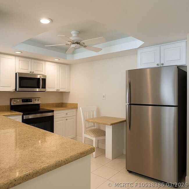 Building Photo - 1149 Hillsboro Mile