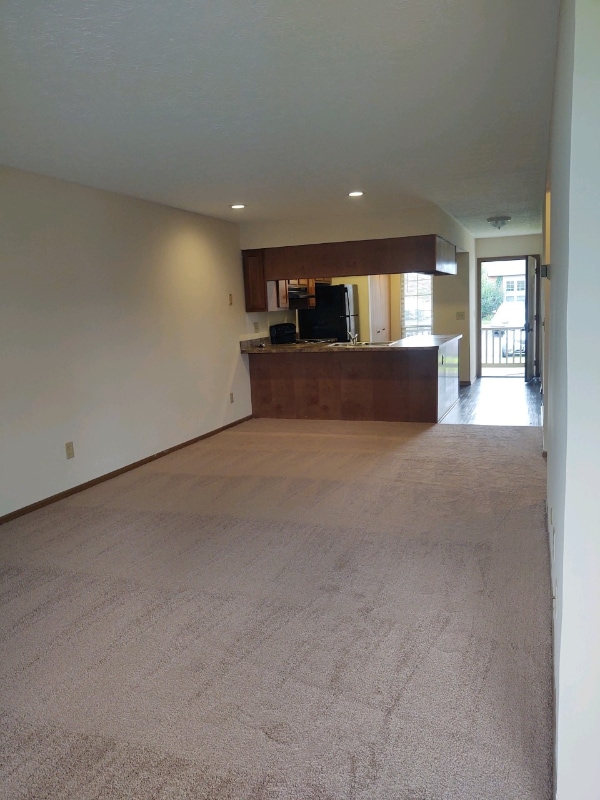 Building Photo - 1250 Lane on the Lake