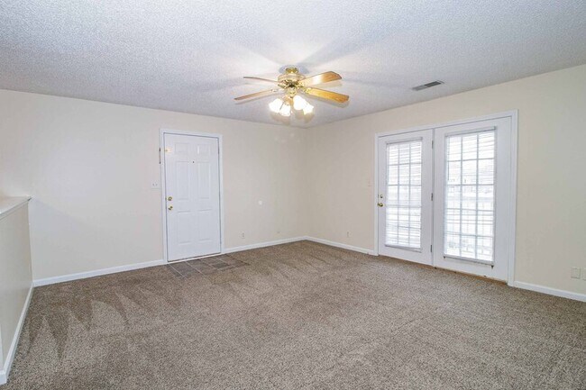 Foto del edificio - 402 E St