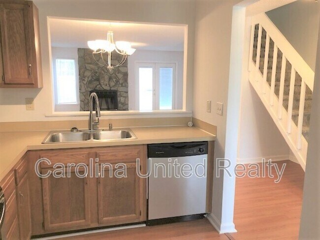 Building Photo - 8235 Circle Tree Ln