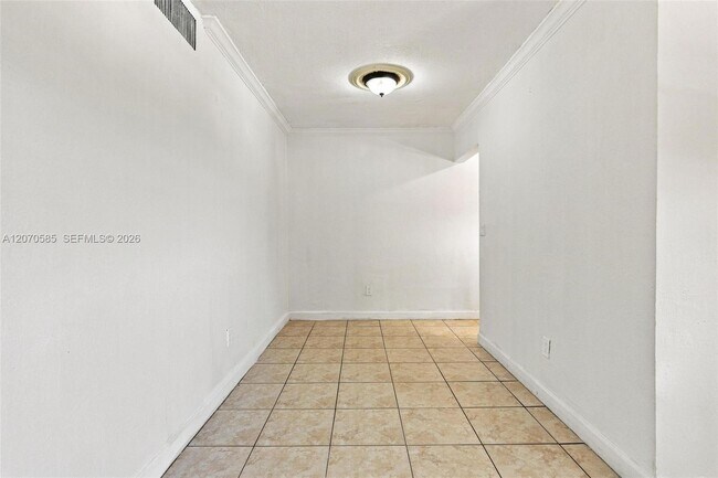 Foto del edificio - 1245 W 24th St