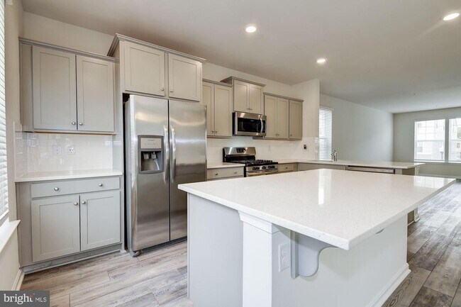 Foto del edificio - 3012 Cardinal Bluff Ct