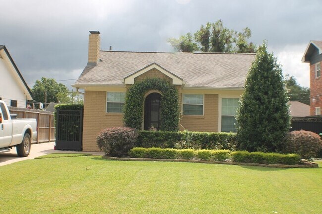 Building Photo - 8234 Bonner Dr