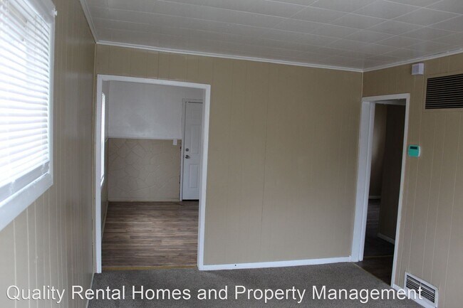 Foto del edificio - 2 br, 1 bath House - 656 Neubert Ave