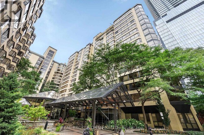 Photo du bâtiment - 280-2280 Simcoe St