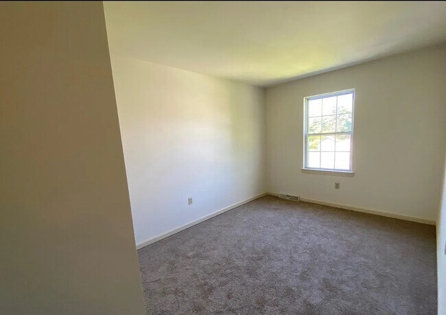 Foto del edificio - 6605 Hollow Dr