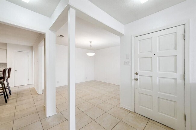 Foto del edificio - 4407 Jessamine Hollow