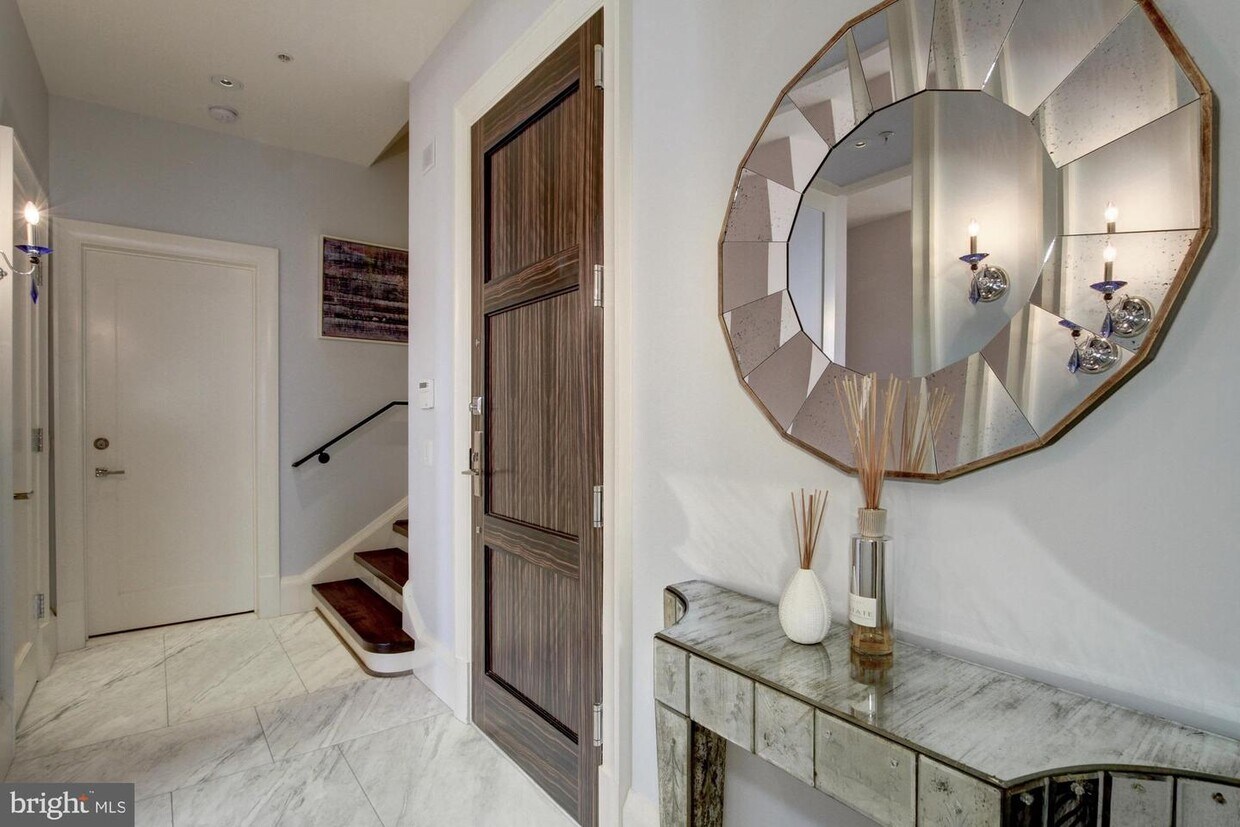 Foto principal - 3329 Prospect St NW