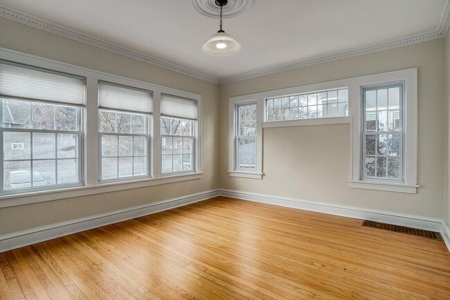 Building Photo - 404 W 63rd St