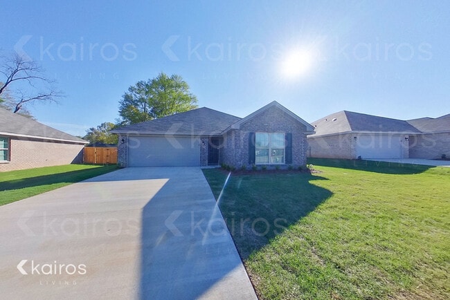 Building Photo - 814 Heather Dr