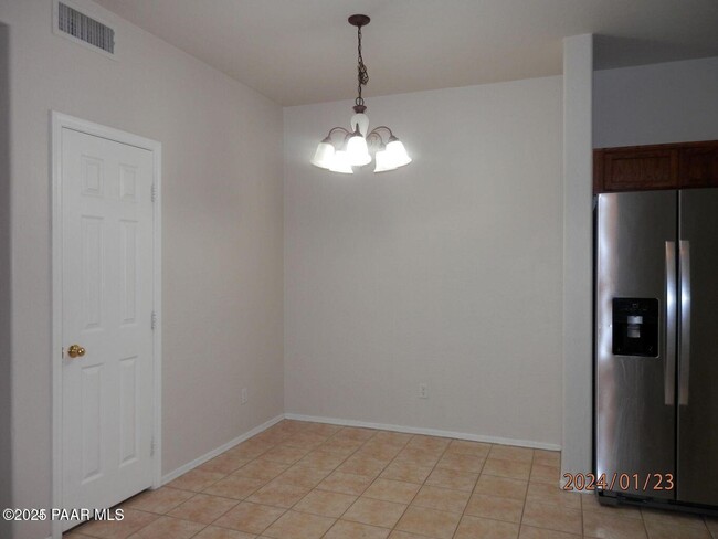Building Photo - 7007 E Lantern Lane East