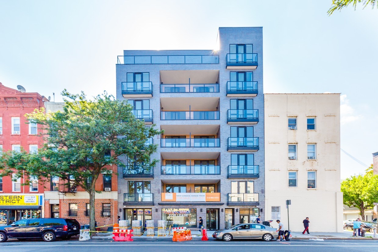 Foto principal - 1059 Manhattan Avenue