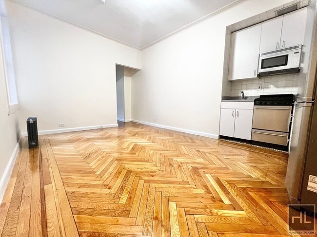 Building Photo - WEST 13 STREET