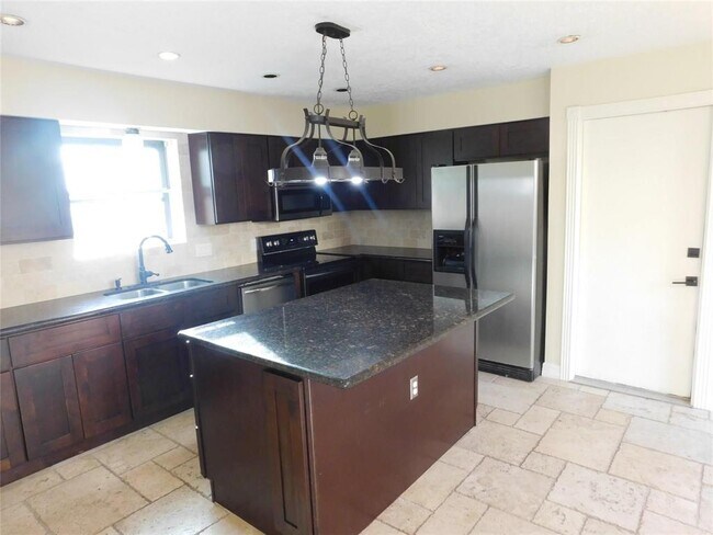 Foto del edificio - 4718 Blueberry Hill Dr